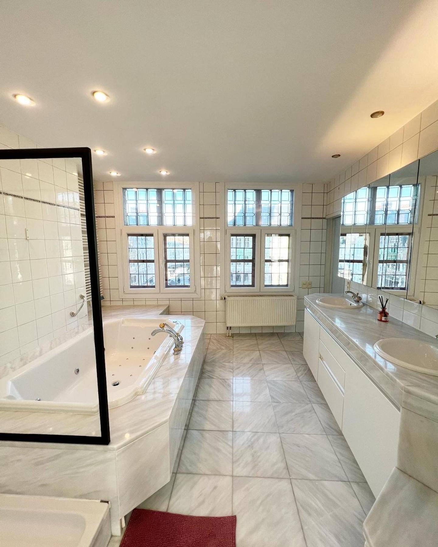 Le Faubourg Suites Antwerpia Zewnętrze zdjęcie