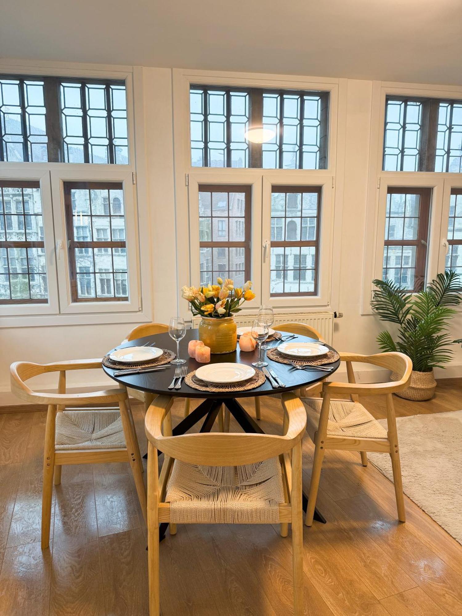 Le Faubourg Suites Antwerpia Zewnętrze zdjęcie
